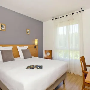 Séjours&affaires Annecy Le Pont Neuf Apartahotel